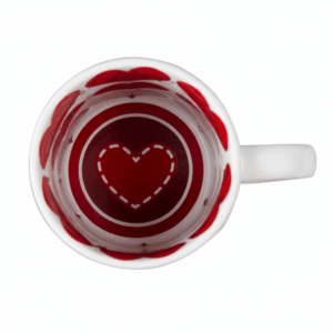 Fehér kerámia bögre belső piros szív mintával, felülnézetből – egyedi feliratos bögre | Reja.hu