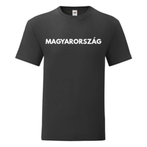Fekete póló fehér „Magyarország” felirattal, letisztult minimalista dizájn